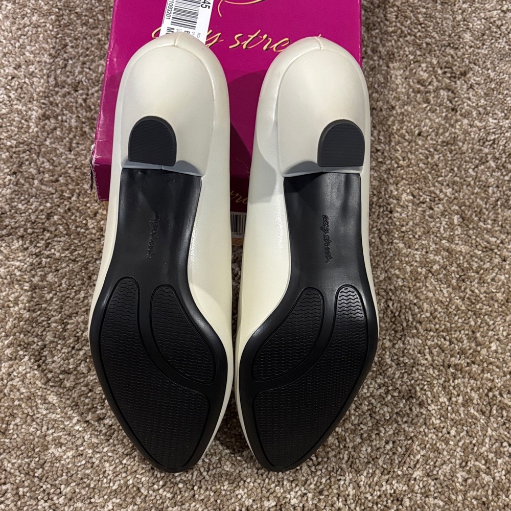Easy Street “Fabulous” Pumps Bone Cream Comfort Heel Size 10M NIB (B/73) - Picture 3 of 4